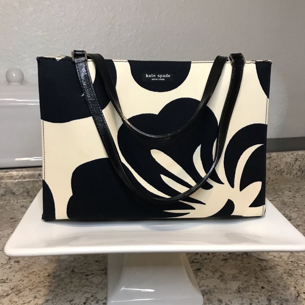 ♠️ Authentic Kate Spade ♠️ hand bag